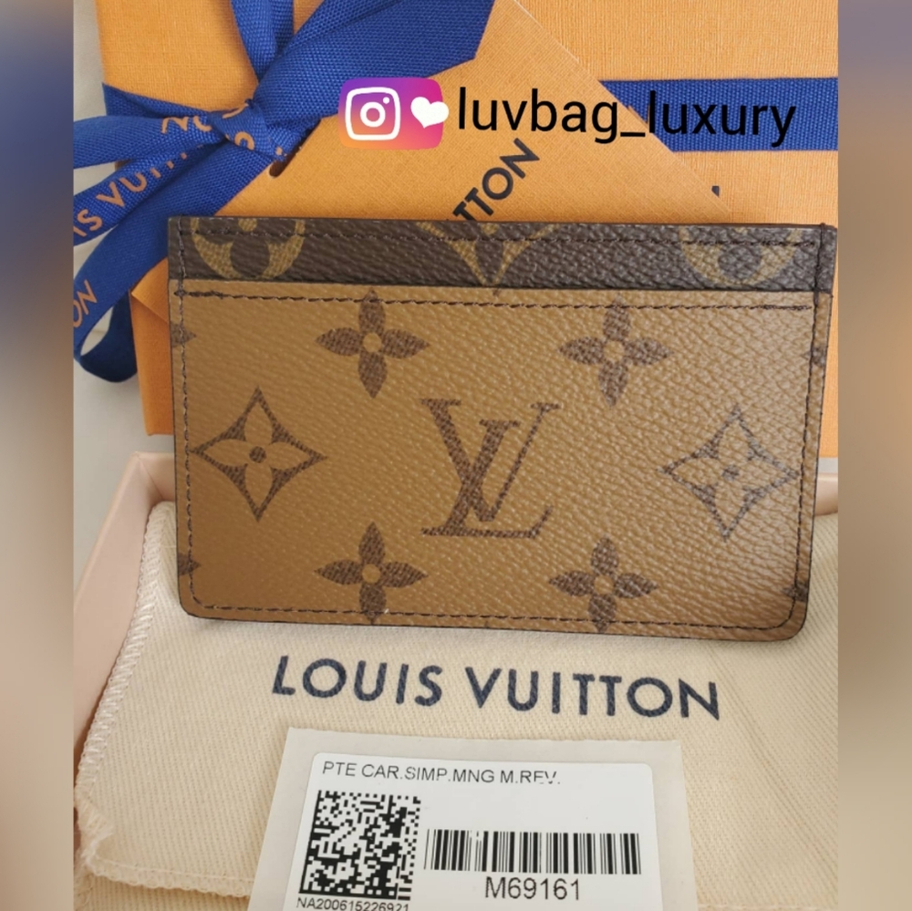 ❌Sold❌LV card holder reverse